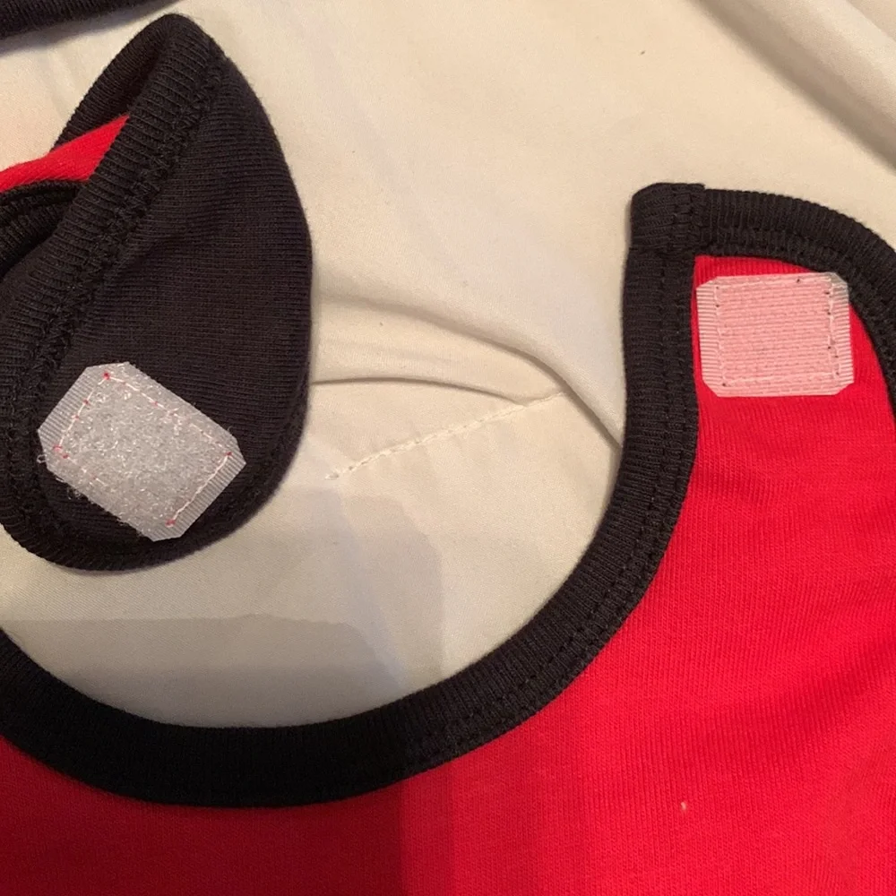 NHL Chicago Blackhawks One Piece, Bib & Slippers 18m - Picture 4 of 7